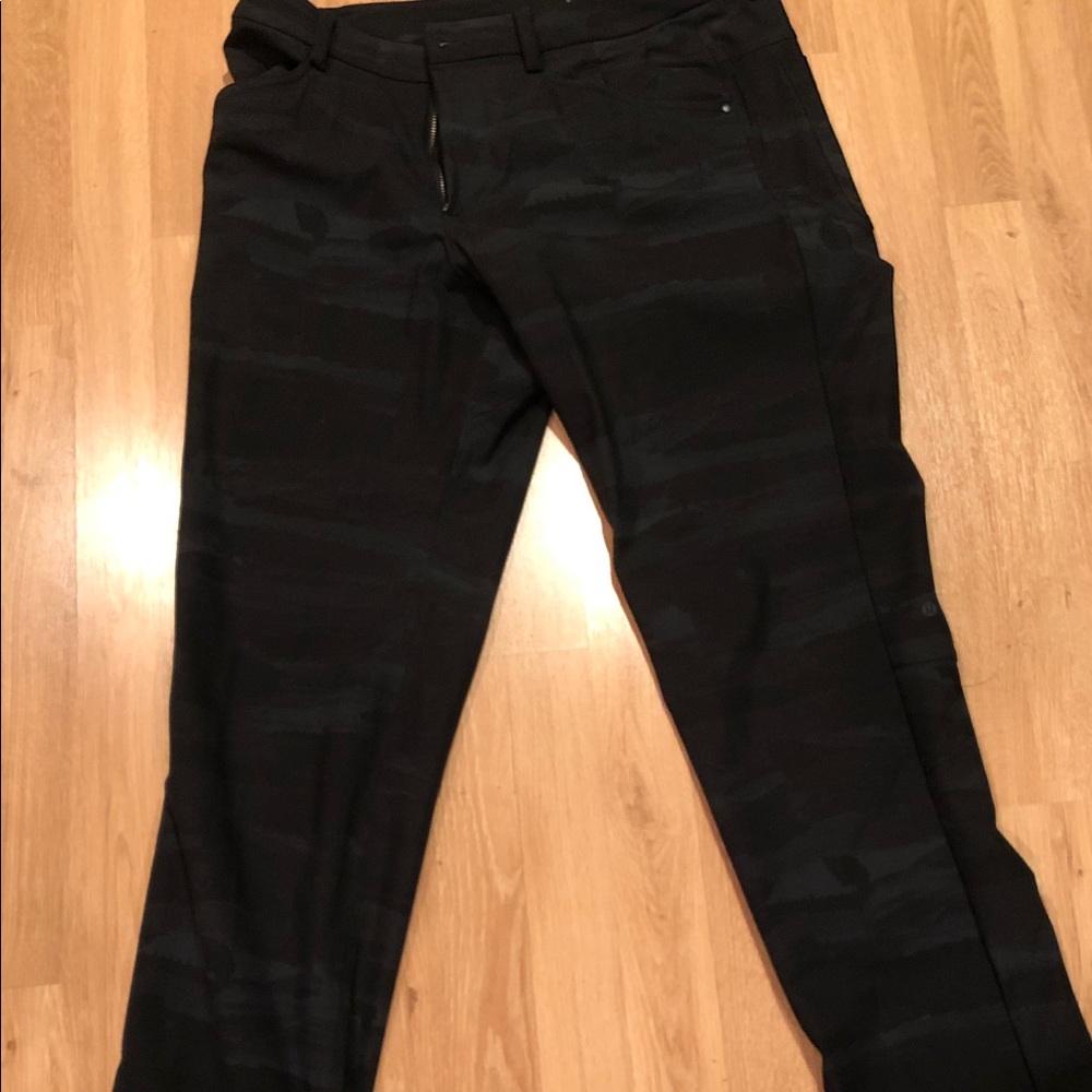 Black camo Lululemon ABC pants size 36
